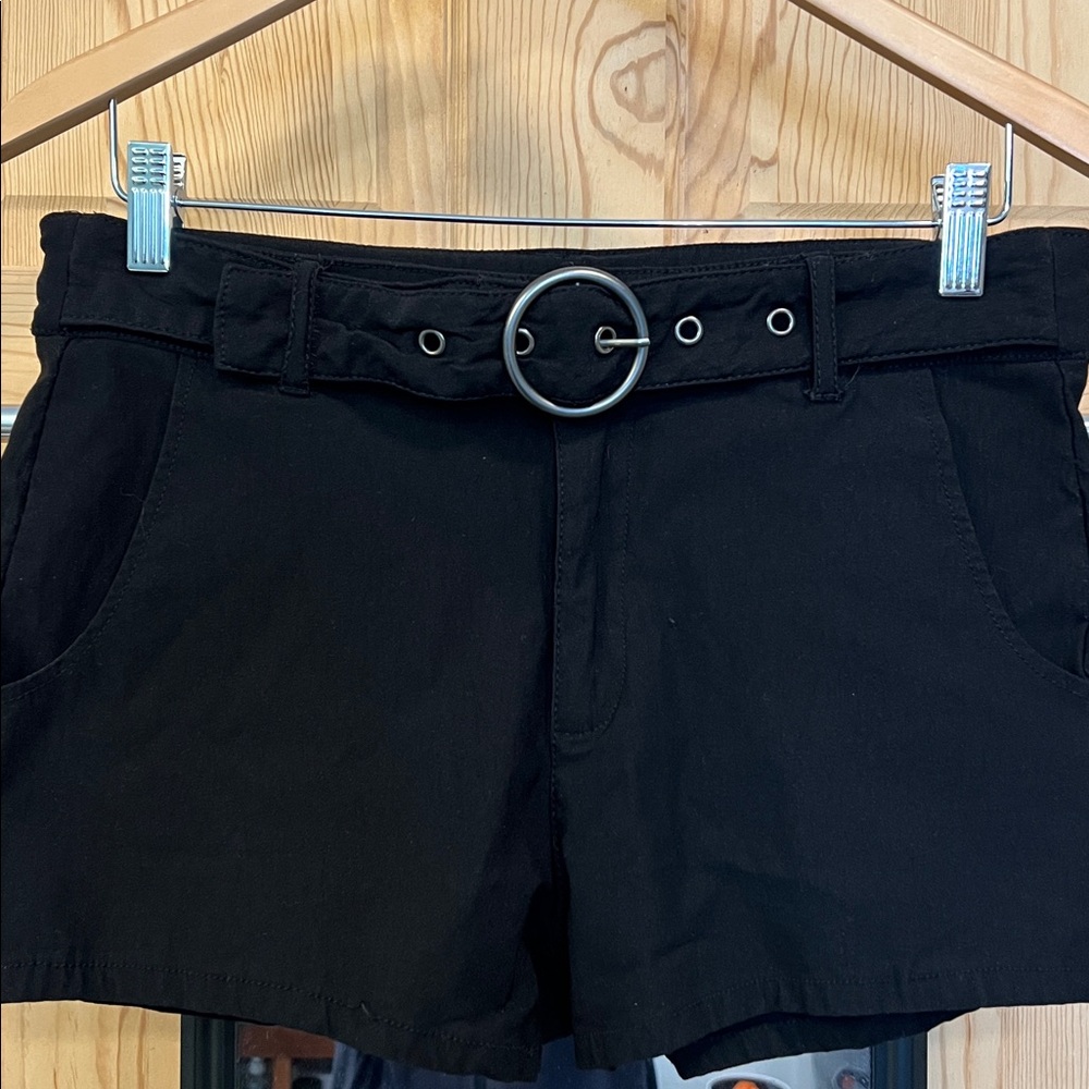 Women's Black Shorts with Belt Madden NYC Sz L